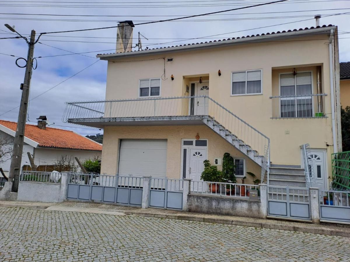 Hôtel Vivenda Azevedo à Celorico Da Beira Extérieur photo